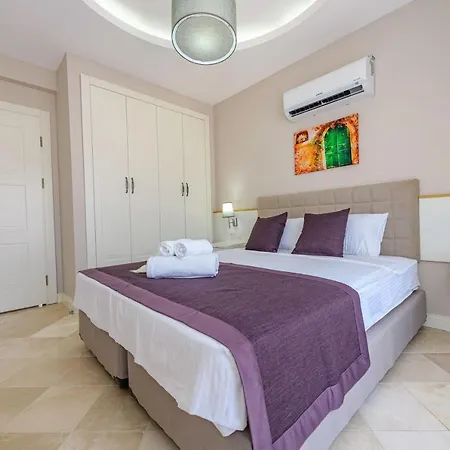 Charming With A Private Pool In فتحية